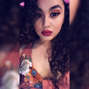 Meet your Posher, Mayela